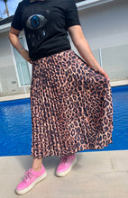 Load image into Gallery viewer, Leopard Pleated Skirt
